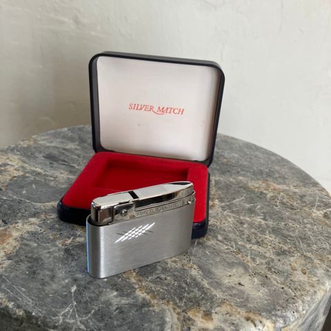 Lighter av merke Silver Lighter