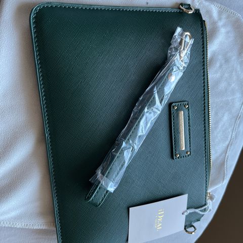 NY - Louvre grønn pouch/ clutch - fin som gave