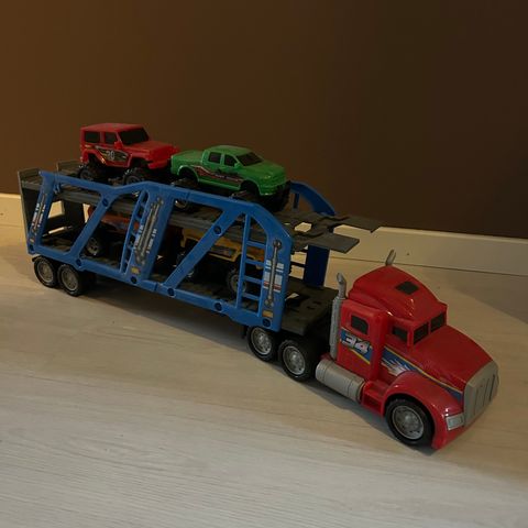 Lastebil m henger  -4 løse biler