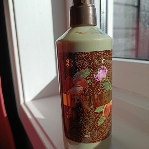 Yves Rocher bodylotion Argan & Rose..