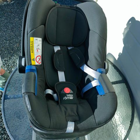 Babysafe bilsete for barn med tilhørende base