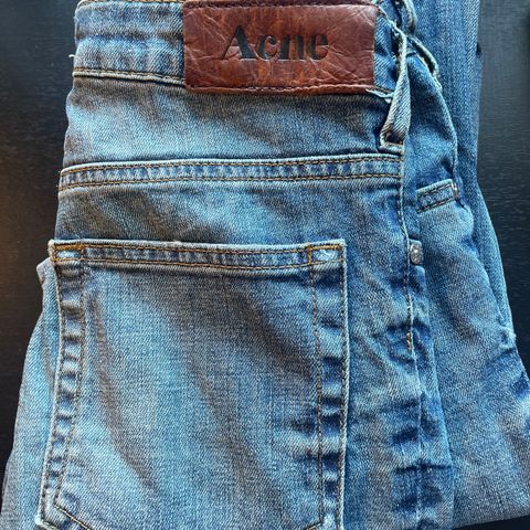 Acne jeans str 26