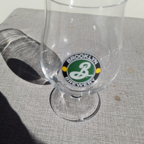 Brooklyn Brewery glass med skade