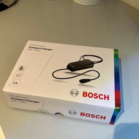 Bosch batteri og lader