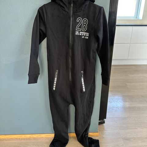 Onepiece 134/140 NY og ubrukt