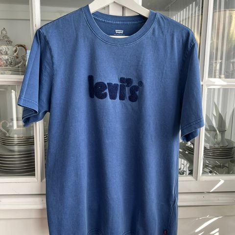 Klespakke Levis t- skjorter/ Nike joggebukse str XS/S