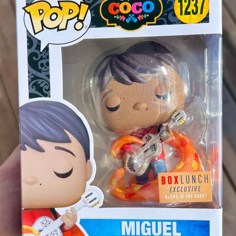 Funko Pop! Miguel with Guitar (Glow in the Dark) | Coco | Disney (1237)