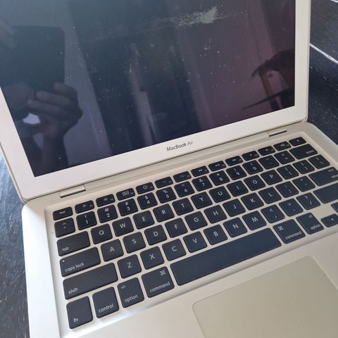 MacBook Air (midten av 2009) Defekt.