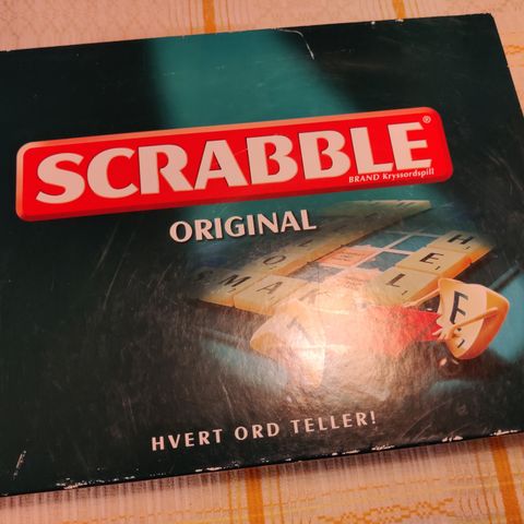 Scrabble brettspill, komplett, 300 inkludert frakt