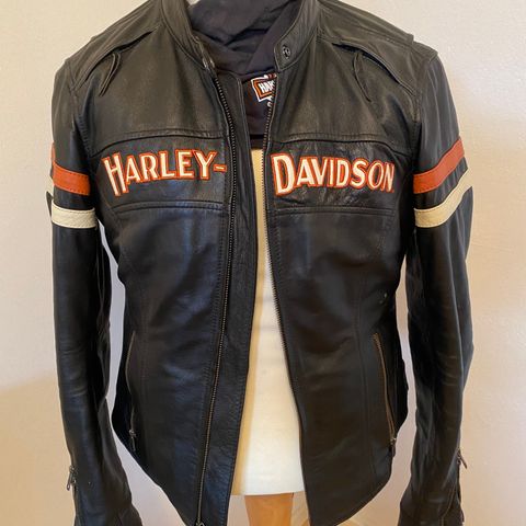 Flott Harley Davidson dame skinnjakke