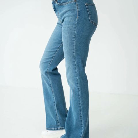 IVY Tara flare jeans, årets modell
