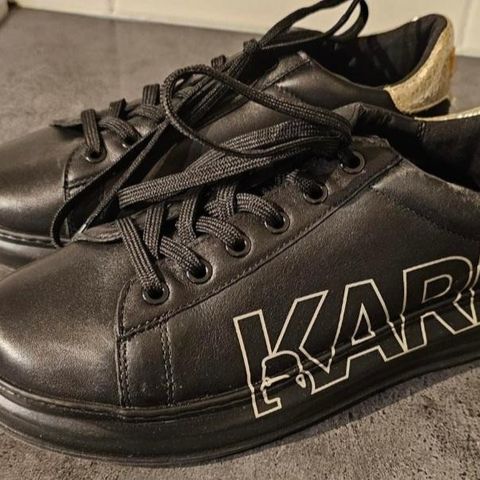 Karl Lagerfeld sneakers str 39