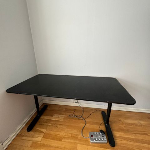 Bekant skrivebord IKEA
