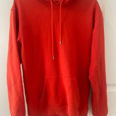Rød hettegenser / hoodie i merket WinWin til gutt str S
