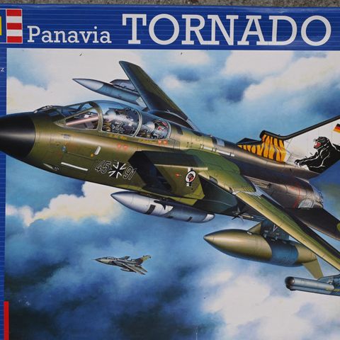 REVELL 1/32 panavia tornado