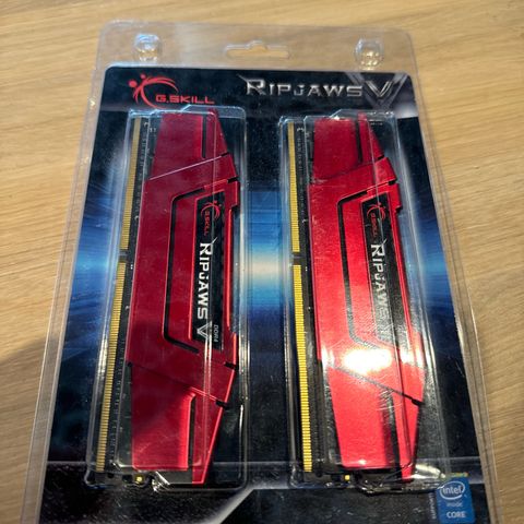 G.Skill RipjawsV DDR4 3200MHz 16GB x 2 (rød)