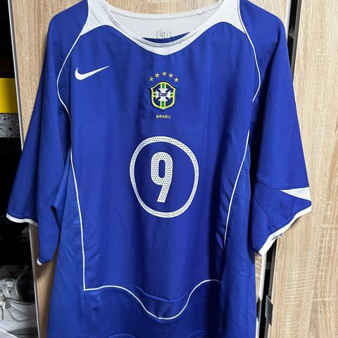 Brazil 04-05 away (Ronaldo) fotballdrakt