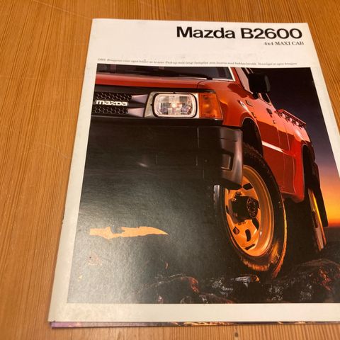BILBROSJYRE - MAZDA B2600 4X4 MAXI CAB - 1988