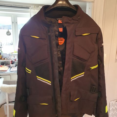 Sweep GT Adventure 11, 4 season jacket, Black/Yellow. 2 XL