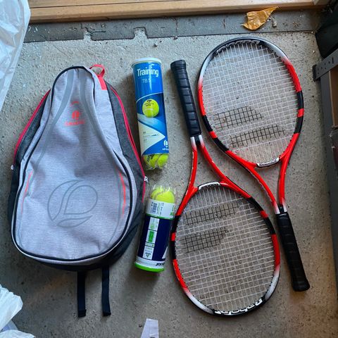 2 Tennis racketer+sekken+baller