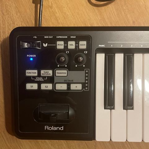 Roland A-49  – USB MIDI Keyboard Controller
