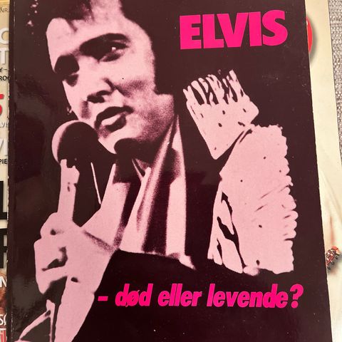 2 stk hefter om Elvis