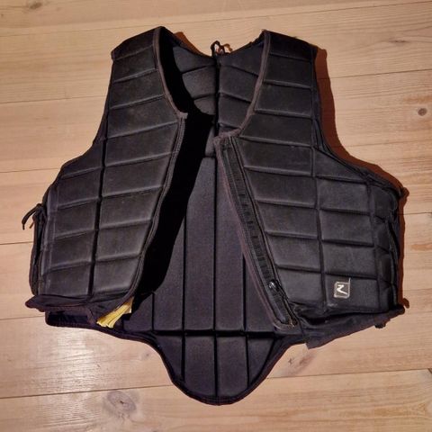 Ridevest for barn/ungdom selges