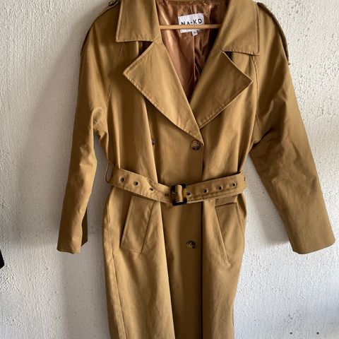 Oversized trenchcoat