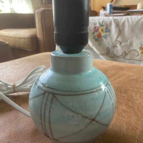 Nydelig isblå vintage  selecto lampe kule 18 cm høy.