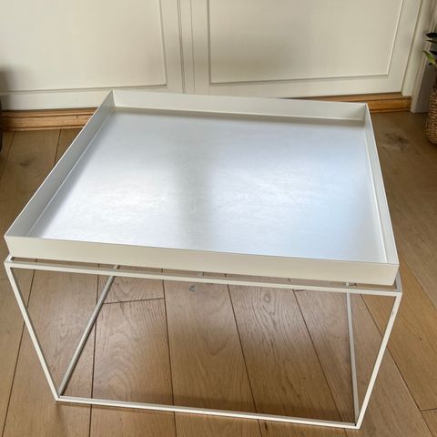 Hay tray table, 60x60