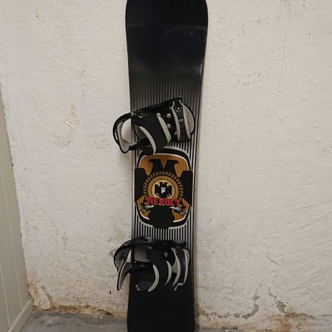 Nitro Revolt snowboard 158cm med Burton bindinger