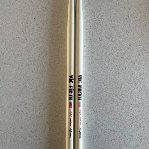 Vic Firth corpsmaster trommestikker, Ralph Hardimon signature