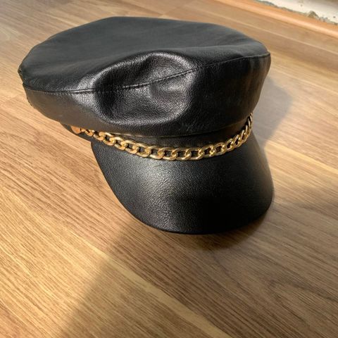 Militær hatt/biker cap med kjetting (Muir)