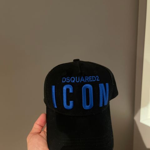 Dsquared2 caps