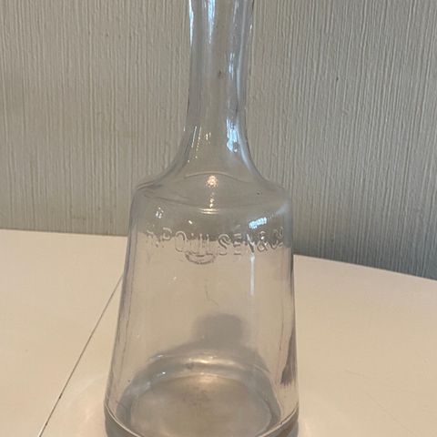 H. Poulsen & Co. flaske selges