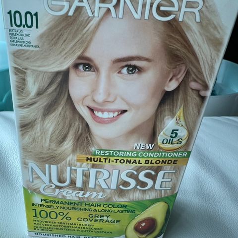 Garnier  Garnier Nutrisse Cream 10.1 Extra Light Pearl Blond
