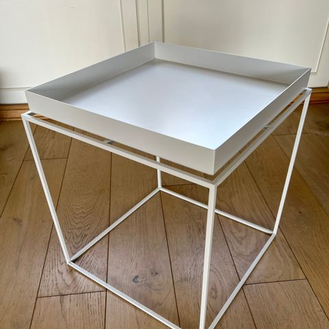 Nytt og ubrukt Hay tray table, 40x40