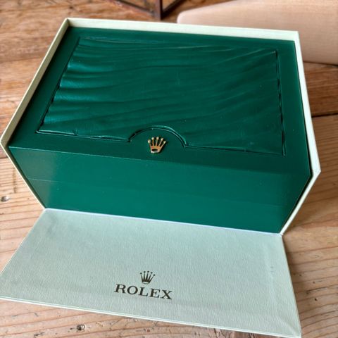Rolex boks M, 39139.04 og ytterboks i papp