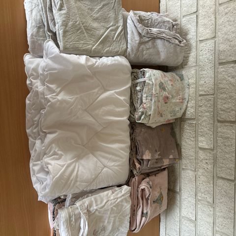 barnedyne str 80✖️100 og sengetøy til dyna