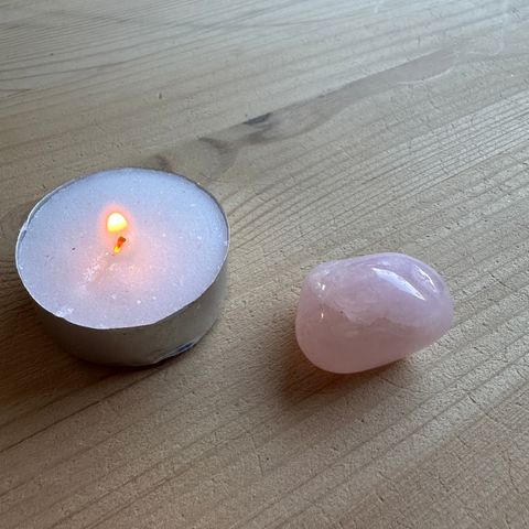 Kjærlighets-sten: nydelig, liten rose quartz