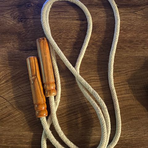 Hoppetau/ Skipping rope