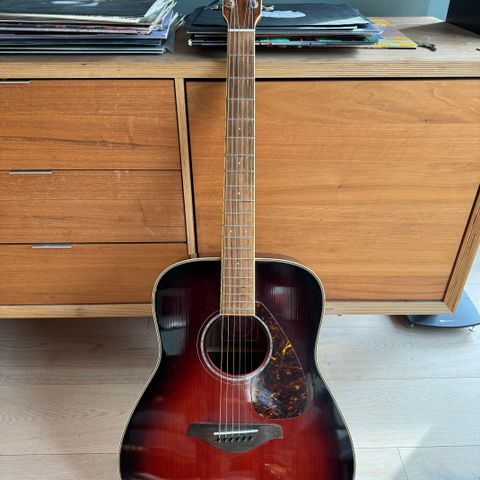 Yamaha FG730S akustisk gitar til salgs
