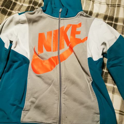 Nike hettejakke/genser selges