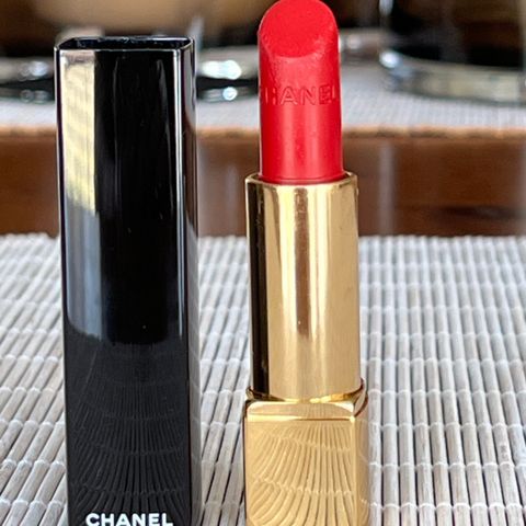 Chanel La Precieuse 317 Rouge Allure Velvet Matte Lipstick 💋
