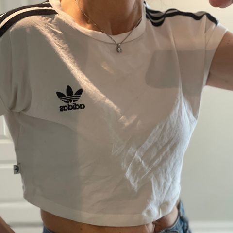 Adidas topp / magetopp til dame str S