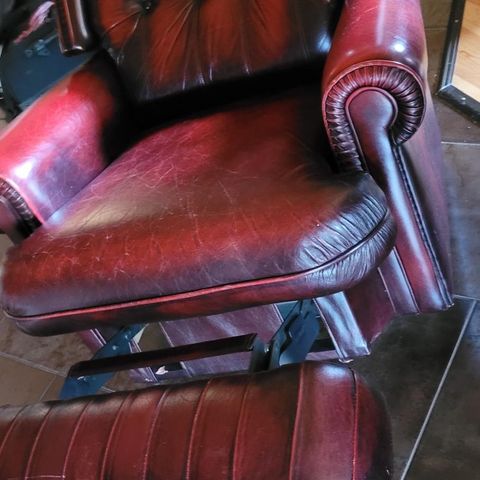 Chesterfield . Recliner