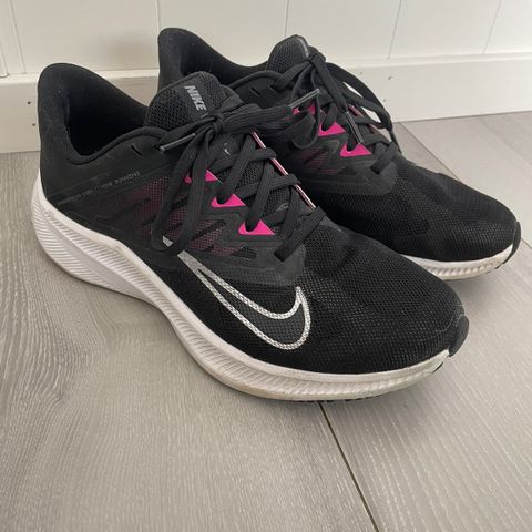 Nike Quest 3 løpesko str 38.5