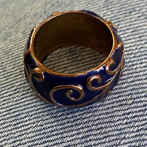 Nydelig vintage ring emaljert