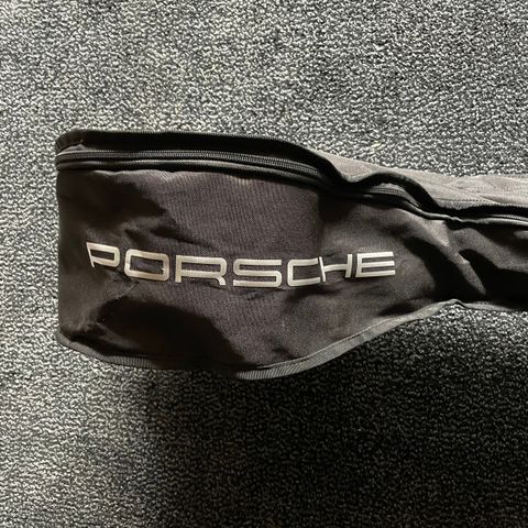 Porsche Taycan original takstativ