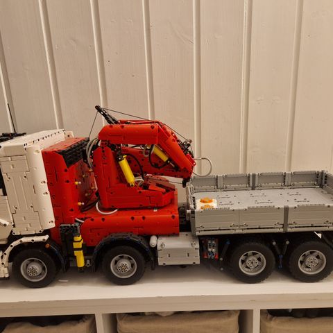 MOULD KING 19002 PNEUMATIC CRANE TRUCK